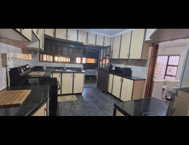4 BEDROOM FREESTANDING FOR SALE IN MITCHELL VILLAGE